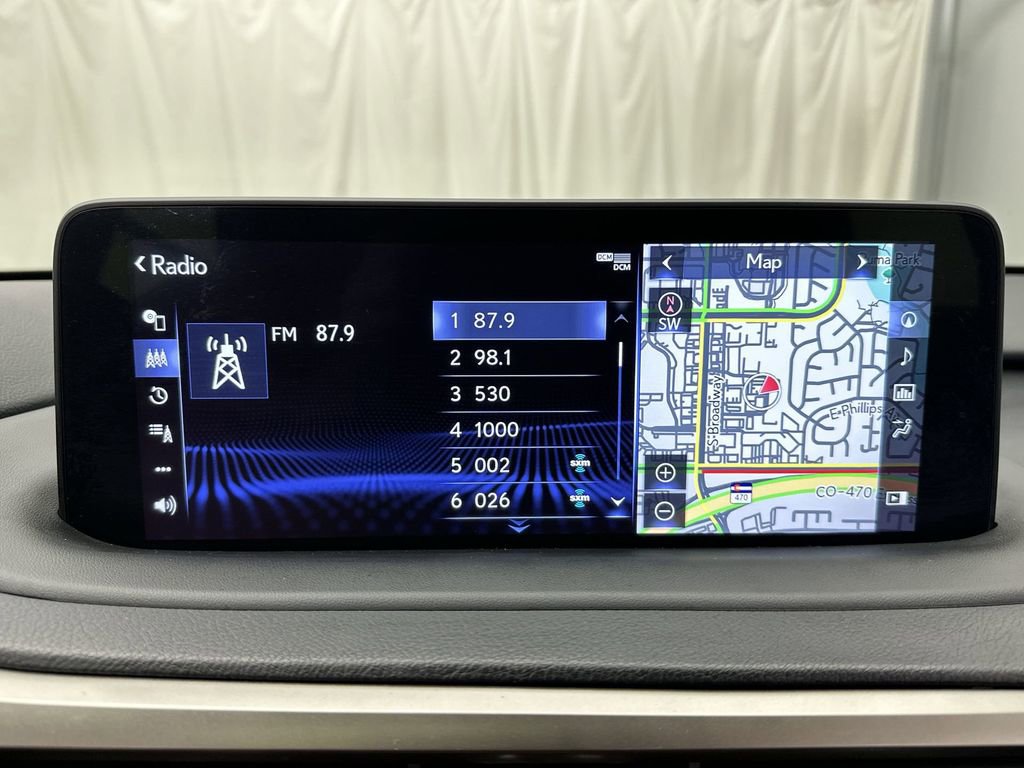 Used 2022 Lexus RX 350L Premium w/ Premium Package image 16