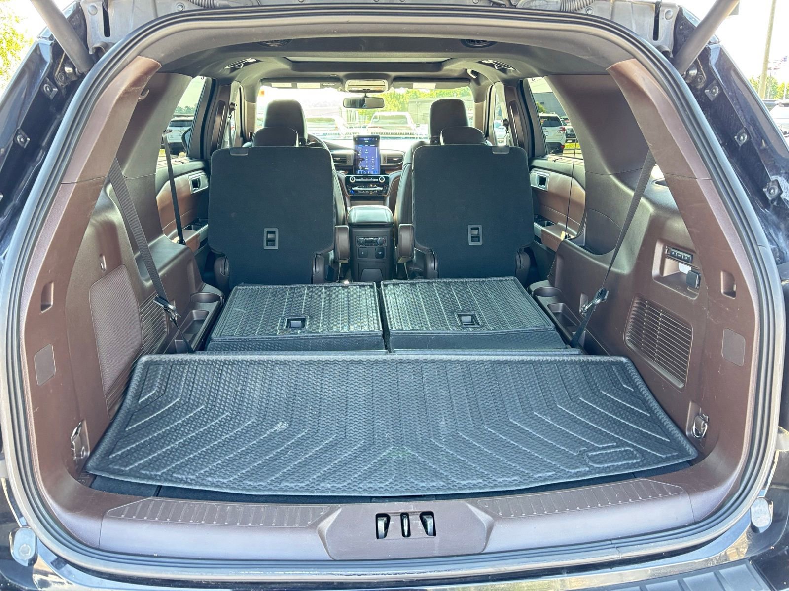 Used 2022 Ford Explorer King Ranch w/ Class IV Trailer Tow Package AWD/4WD image 22