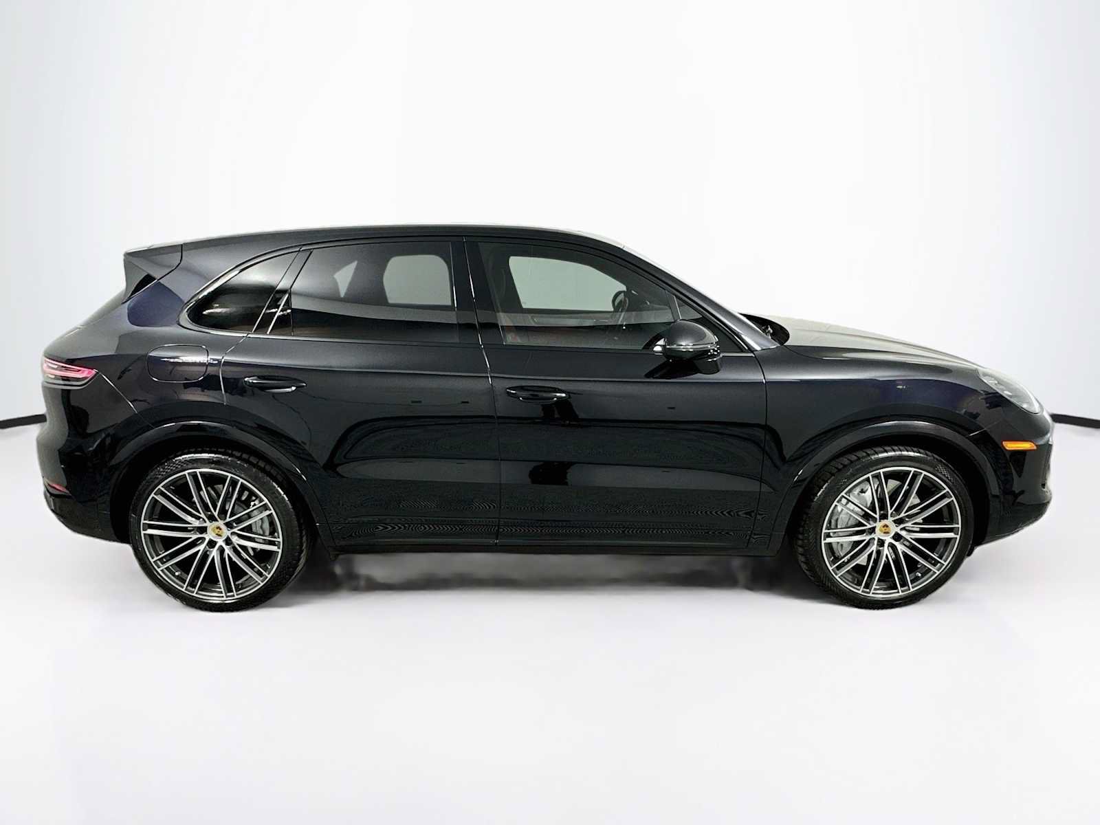 Certified 2021 Porsche Cayenne Turbo AWD/4WD image 8