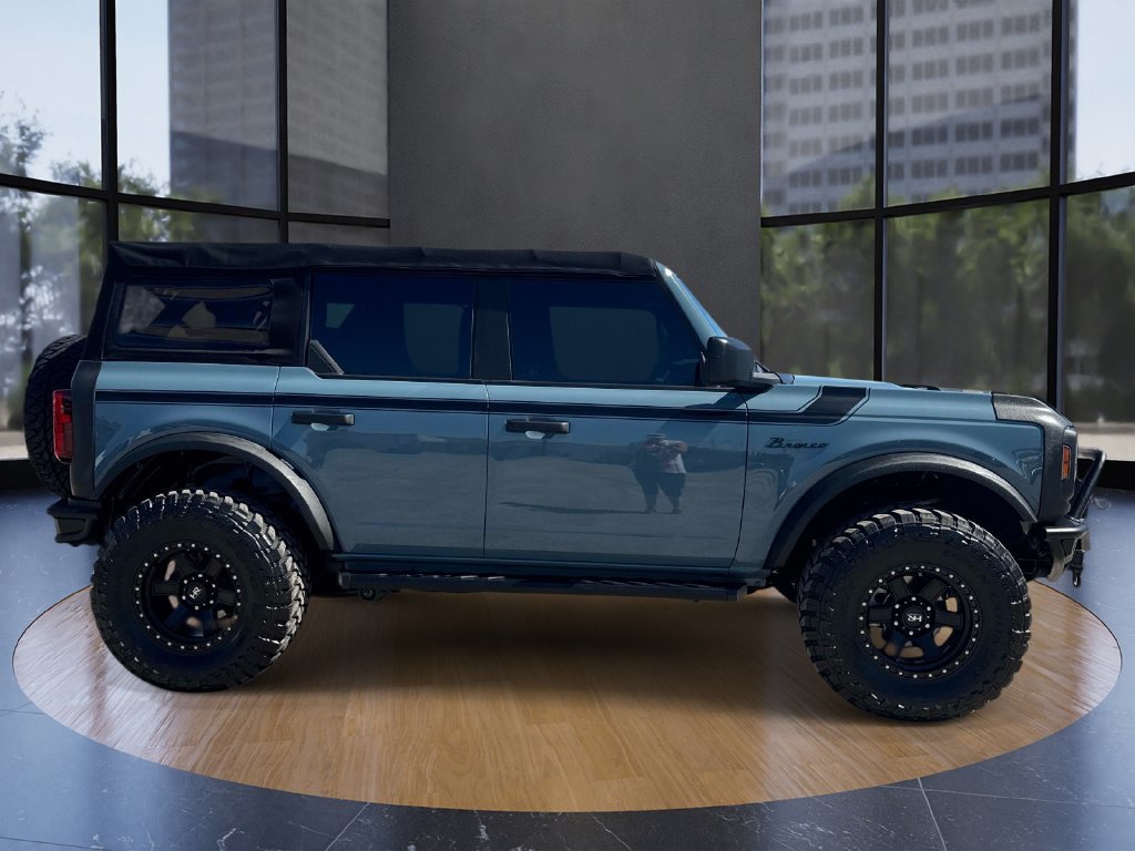 Used 2022 Ford Bronco 4-Door AWD/4WD image 2