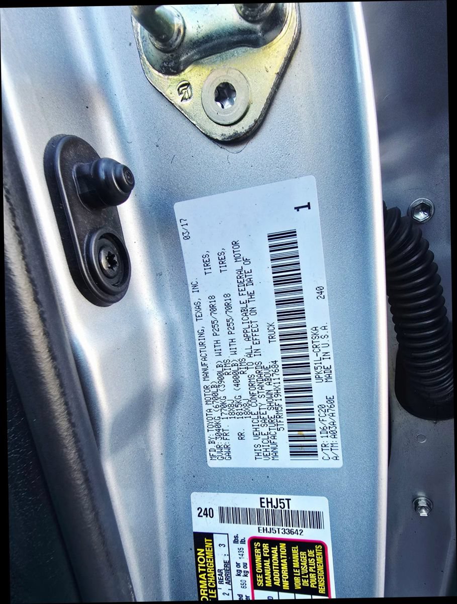 Used 2017 Toyota Tundra SR5 w/ SR5 Upgrade Package RWD image 50