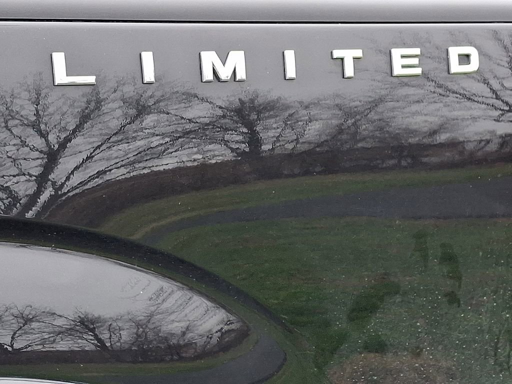 Used 2013 Ford F150 Limited image 22