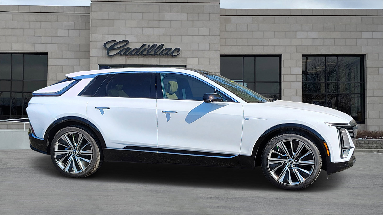 New 2026 Cadillac Lyriq Signature Luxury image 2