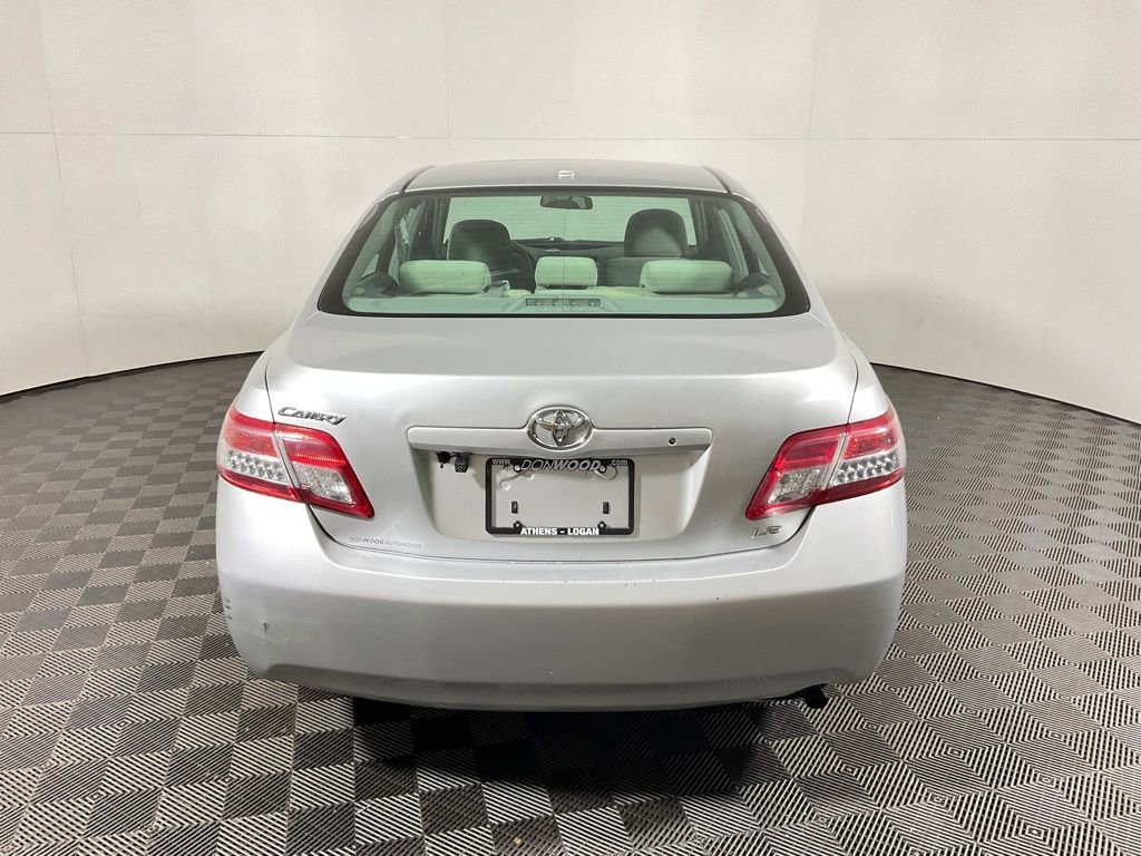Used 2011 Toyota Camry LE image 11
