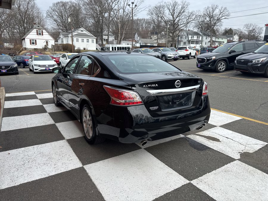 Used 2015 Nissan Altima 2.5 SV w/ Convenience Package FWD image 4