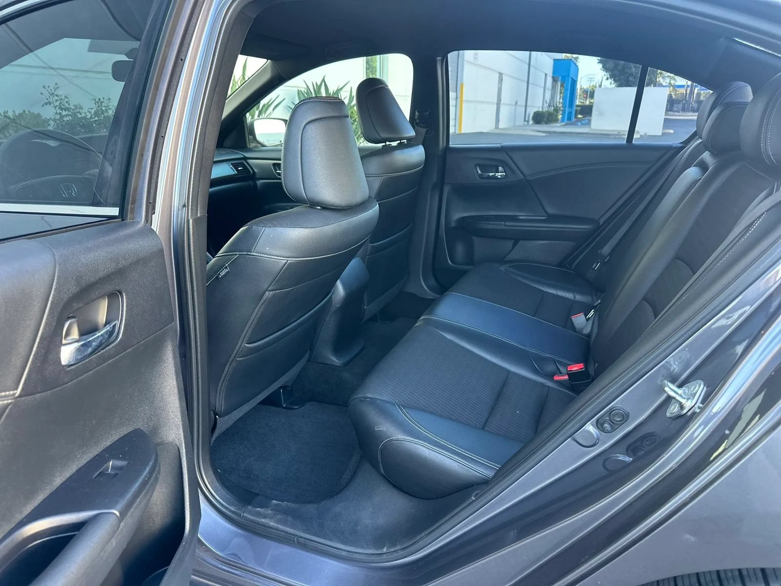Used 2017 Honda Accord Sport image 12