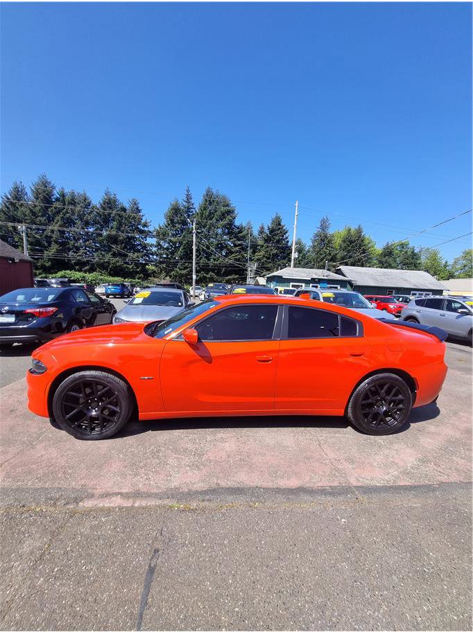 Used 2018 Dodge Charger R/T RWD image 2