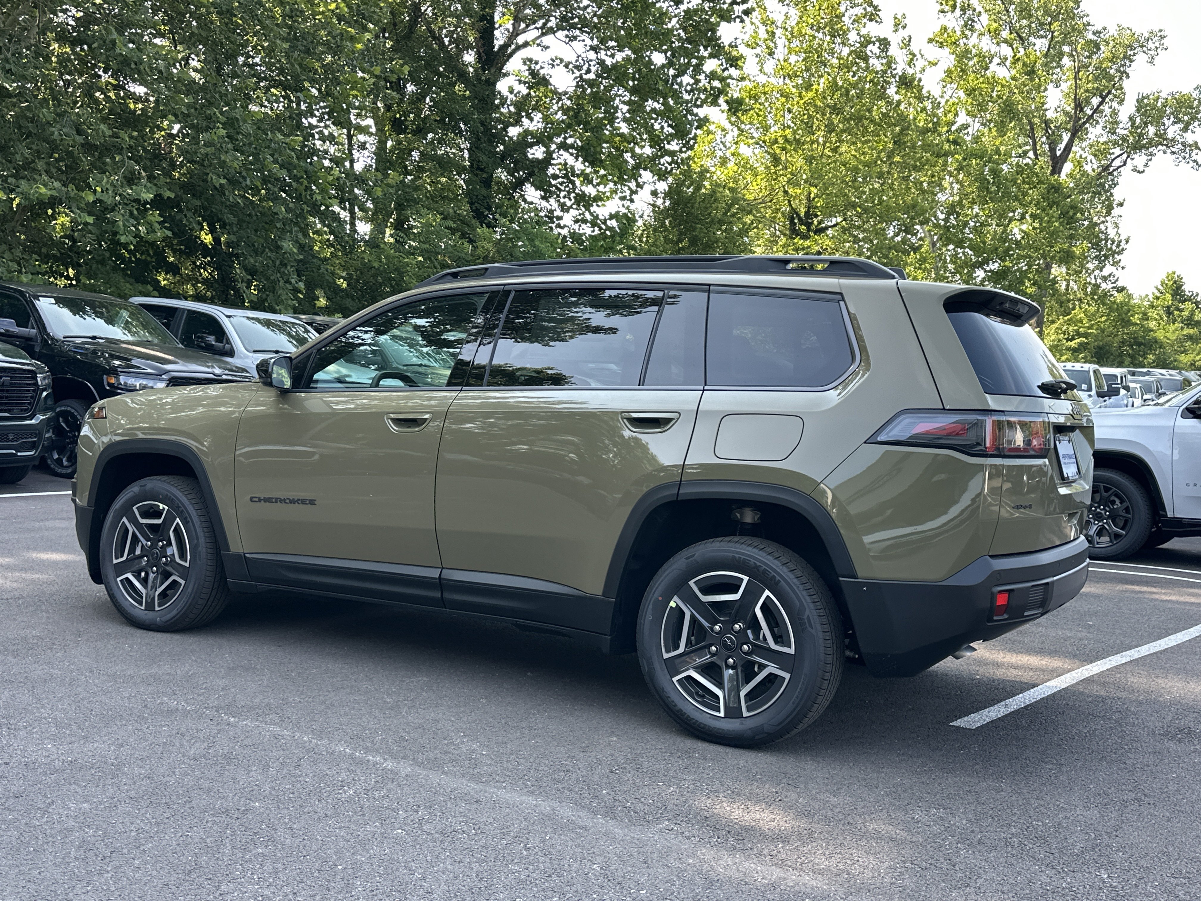 New 2026 Jeep Cherokee Limited AWD/4WD image 26