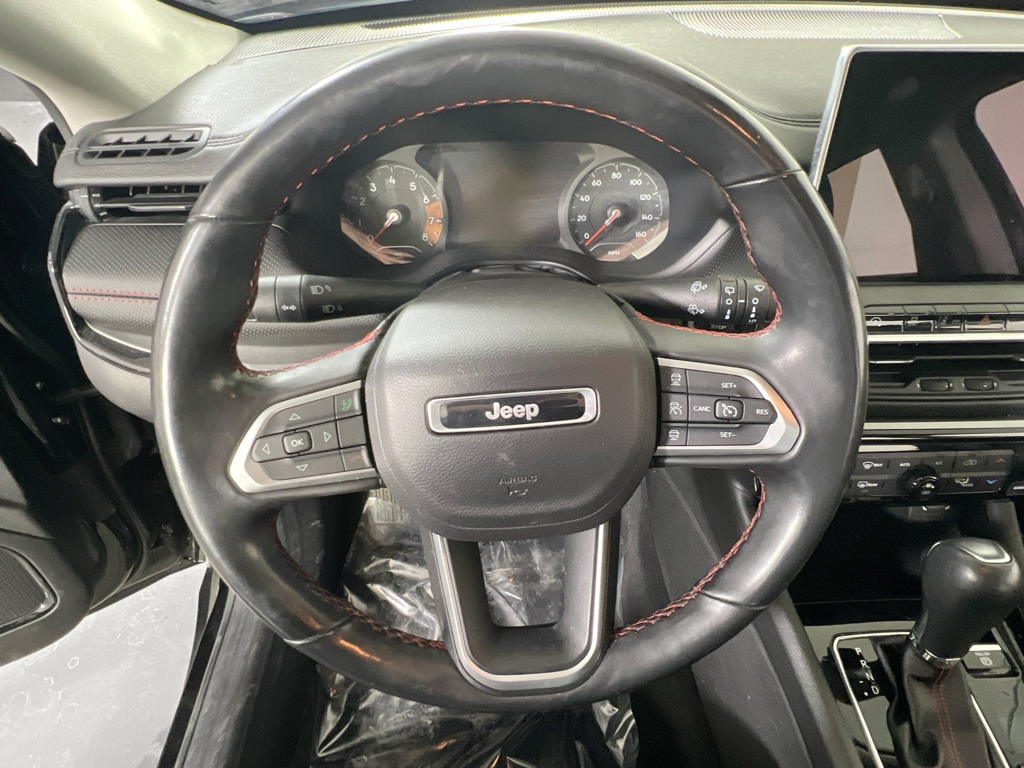 Used 2022 Jeep Compass Trailhawk w/ Trailhawk Convenience Group AWD/4WD image 11