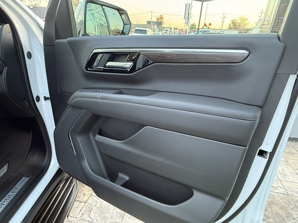 New 2026 Chevrolet Suburban LT w/ LPO, Dark Essentials Package image 47