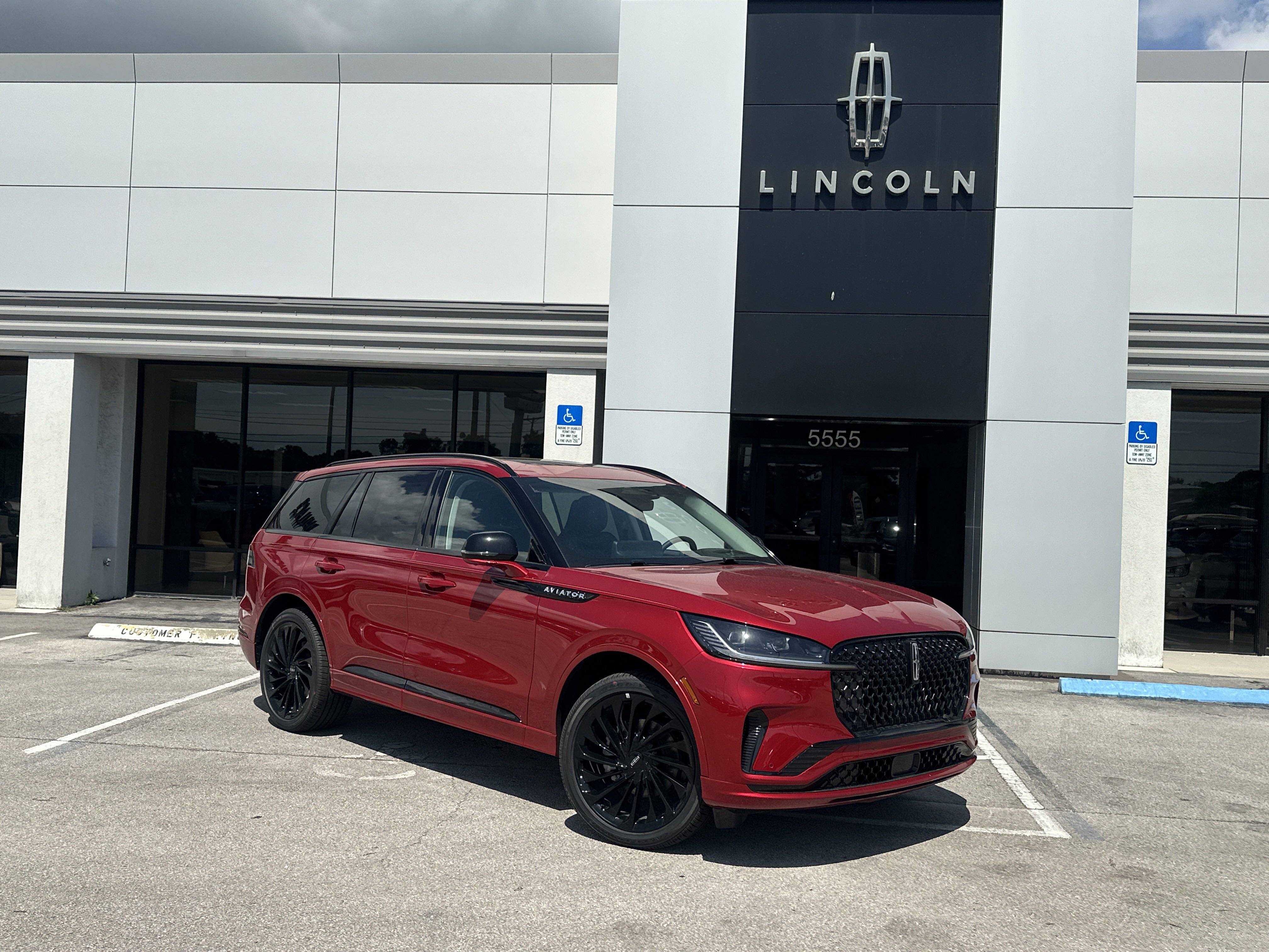 New 2025 Lincoln Aviator Reserve w/ Equipment Group 201A image 1