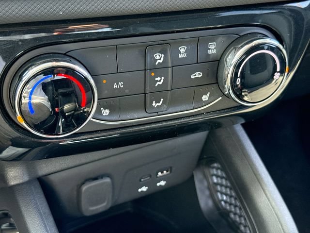 Used 2024 Chevrolet TrailBlazer LT w/ LT Cold Weather Package FWD image 18