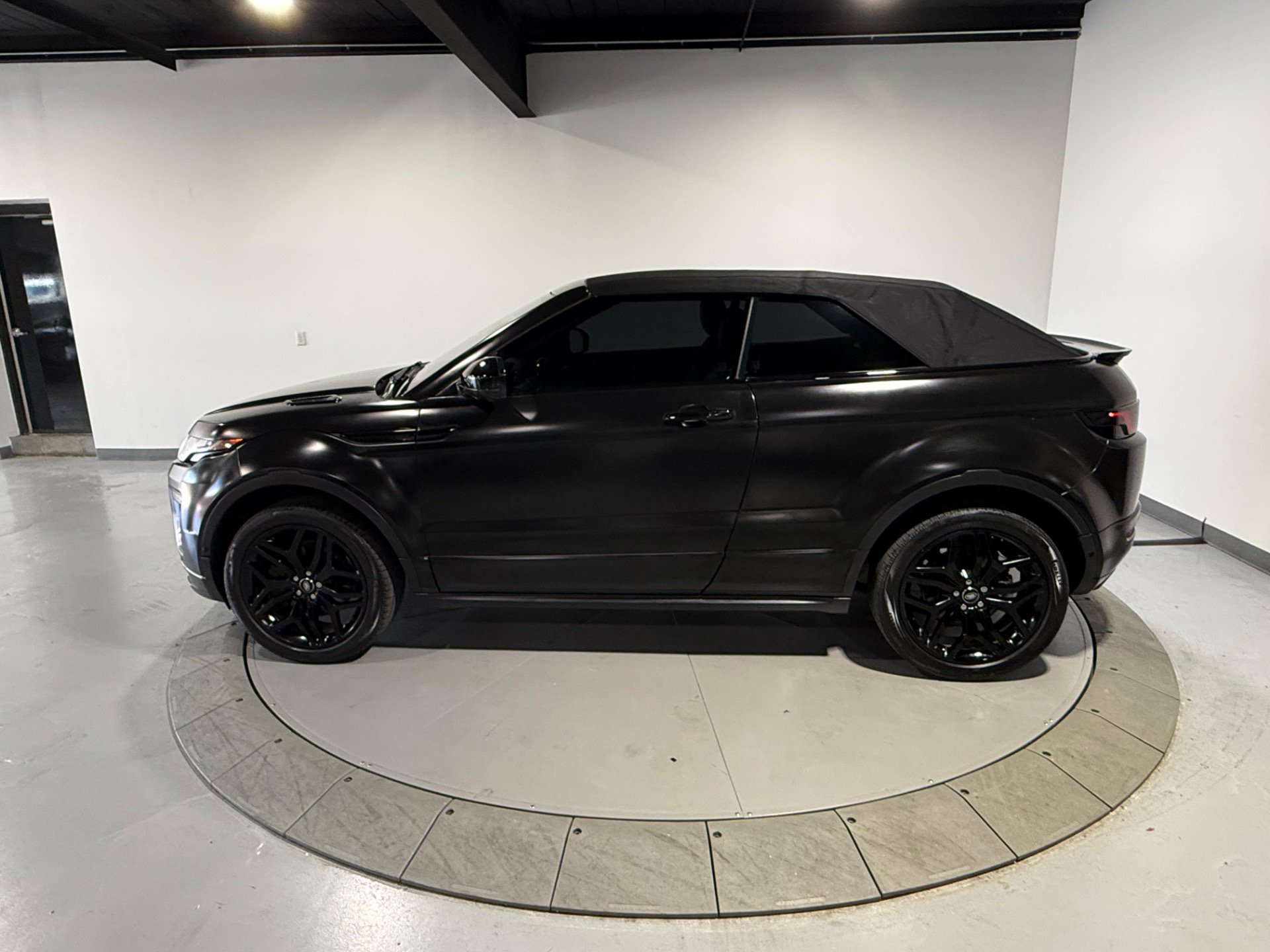 Used 2018 Land Rover Range Rover Evoque HSE Dynamic AWD/4WD image 15