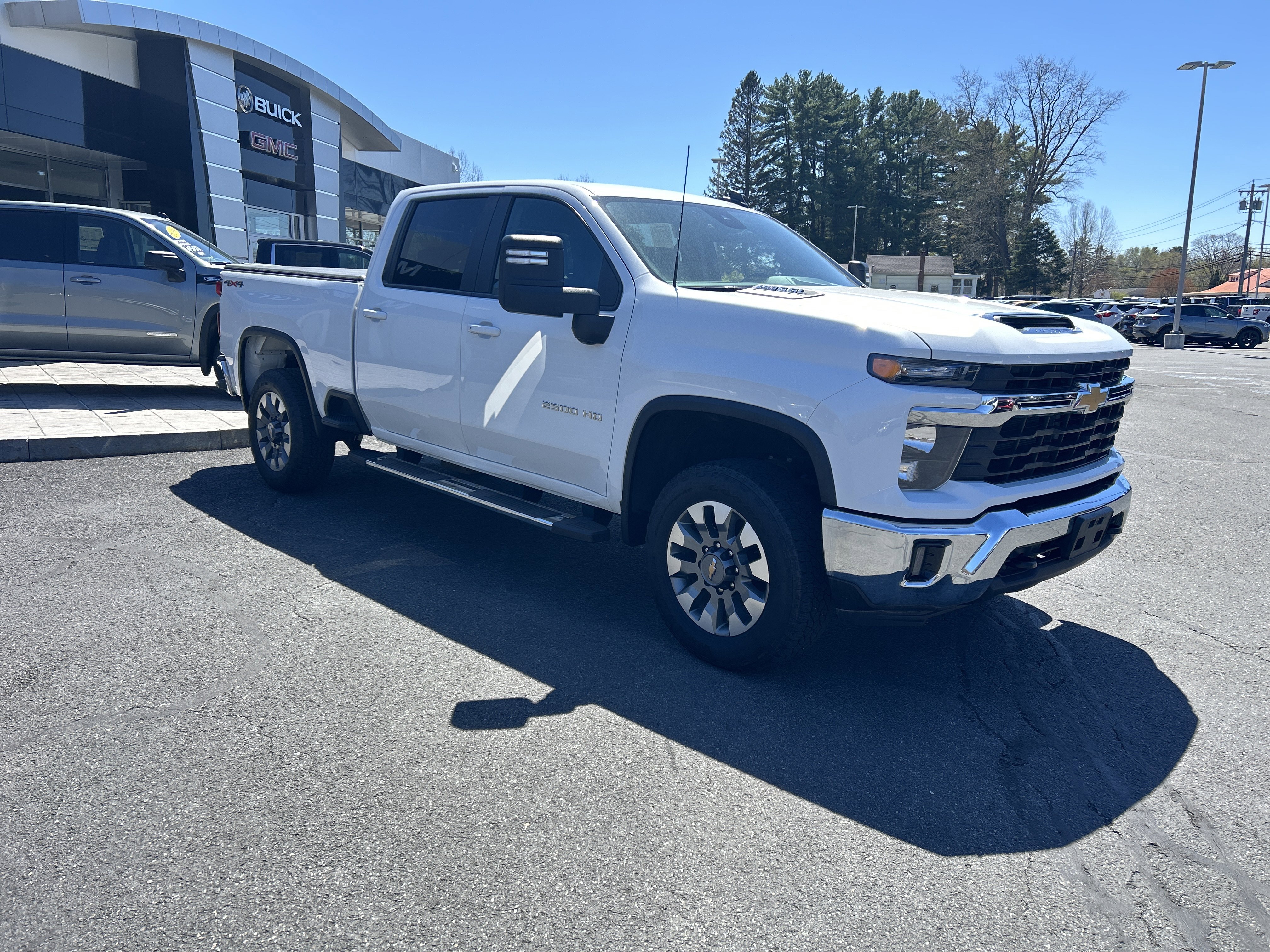 Used 2024 Chevrolet Silverado 2500 LT w/ Convenience Package AWD/4WD image 17