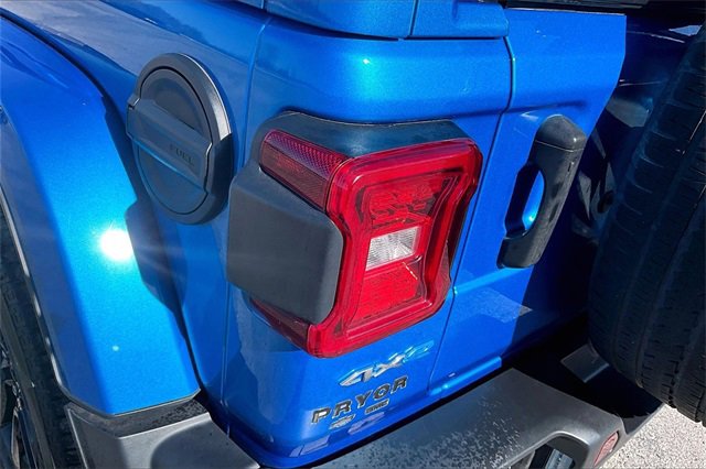 Used 2022 Jeep Wrangler Unlimited Sahara w/ Cold Weather Group image 21