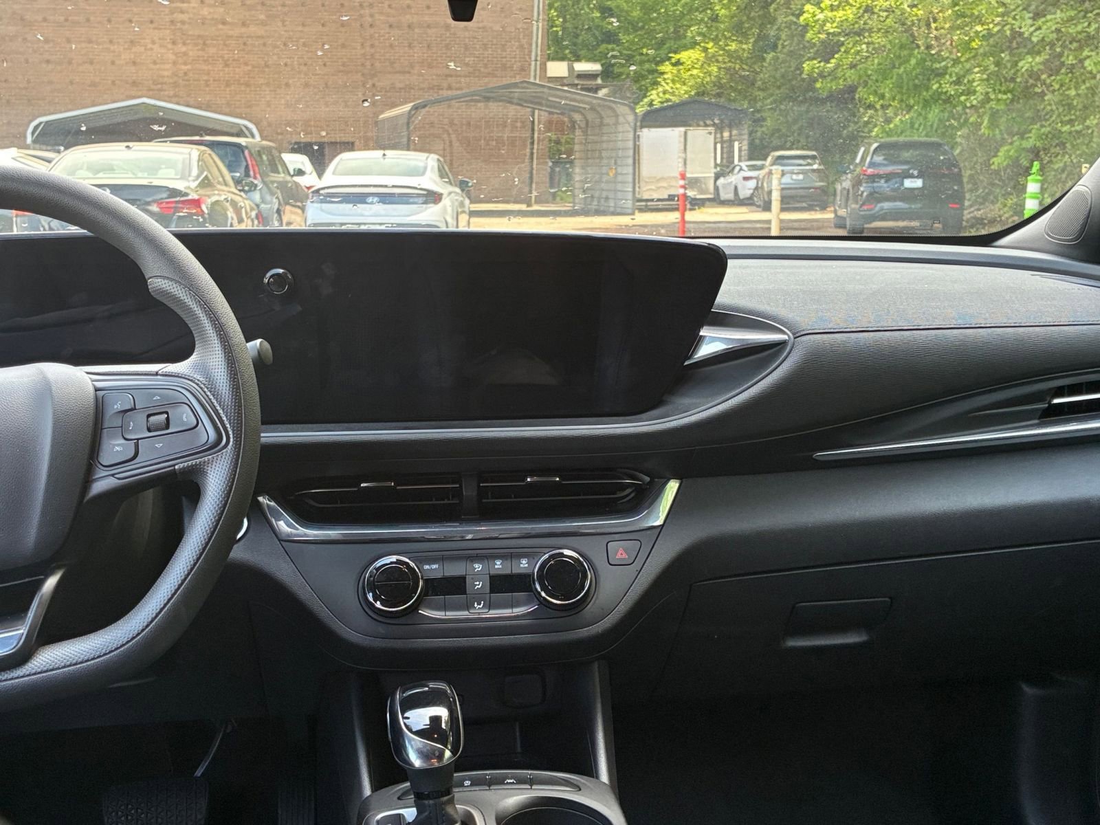 Used 2025 Buick Envista Preferred image 17