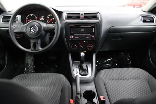 Used 2012 Volkswagen Jetta S FWD image 2