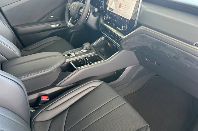 New 2026 Lexus TX 500h AWD w/ Technology Package image 15