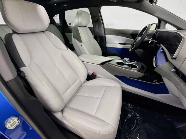 Used 2025 Cadillac Optiq Luxury 1 AWD/4WD image 30