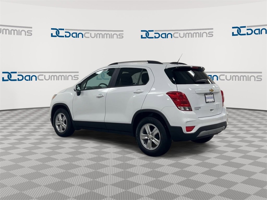 Used 2022 Chevrolet Trax LT w/ LT Convenience Package image 6