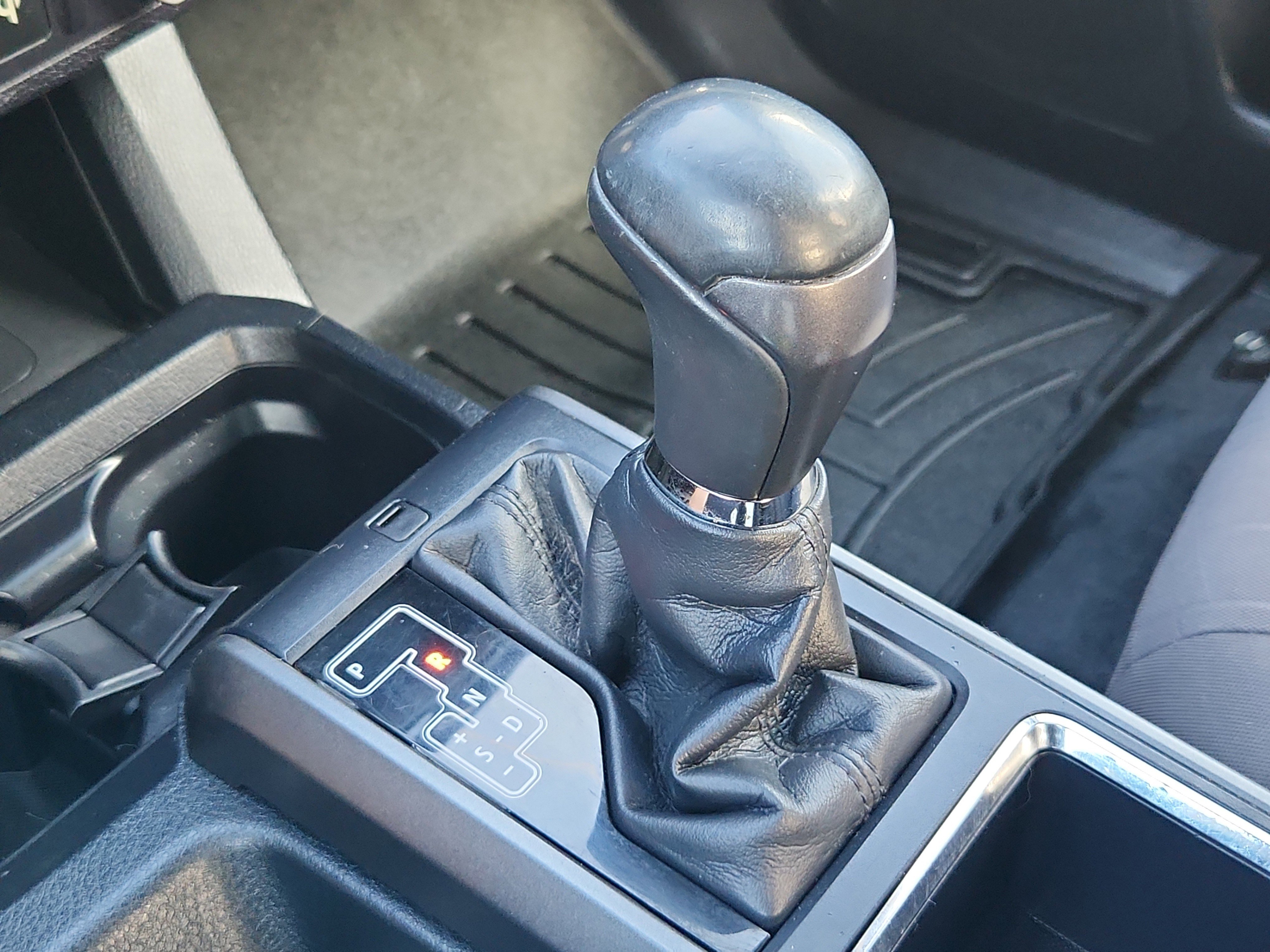 Used 2016 Toyota Tacoma TRD Off-Road w/ Premium & Technology Package image 23