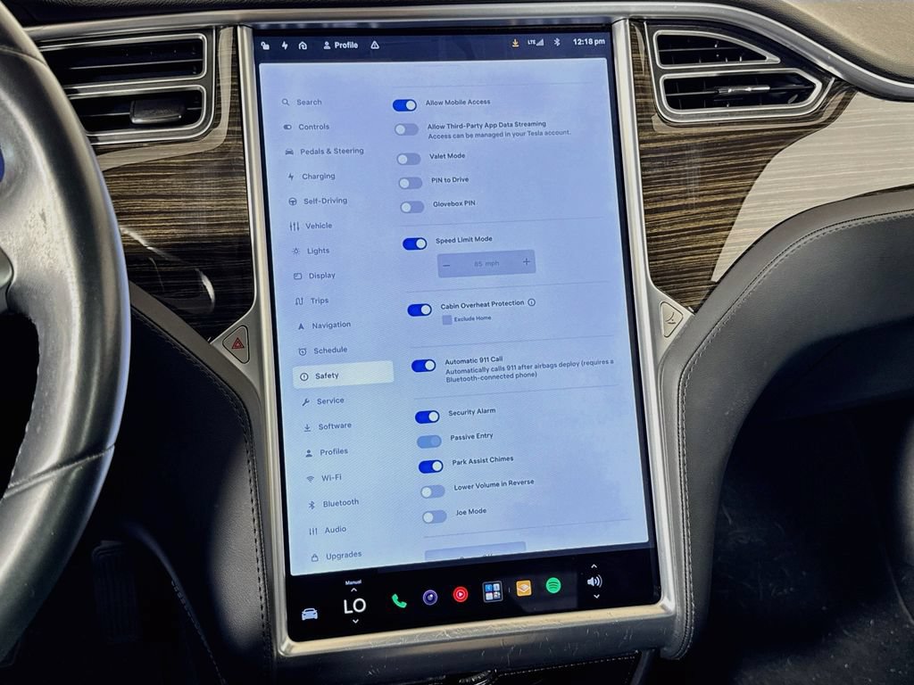 Used 2015 Tesla Model S 70D AWD/4WD image 33