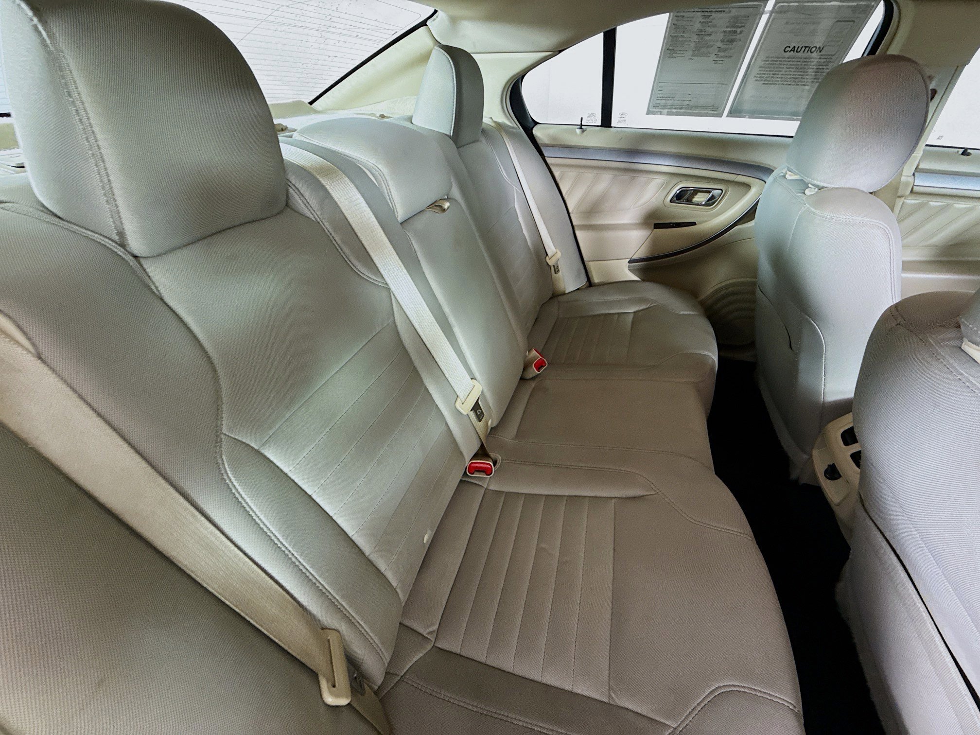 Used 2018 Ford Taurus SE image 31