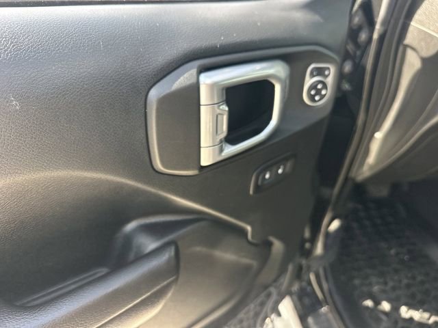 Used 2018 Jeep Wrangler Unlimited Rubicon AWD/4WD image 16