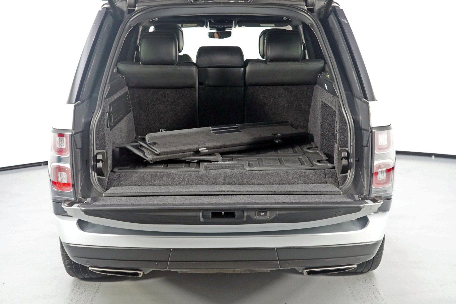 Used 2020 Land Rover Range Rover HSE image 10