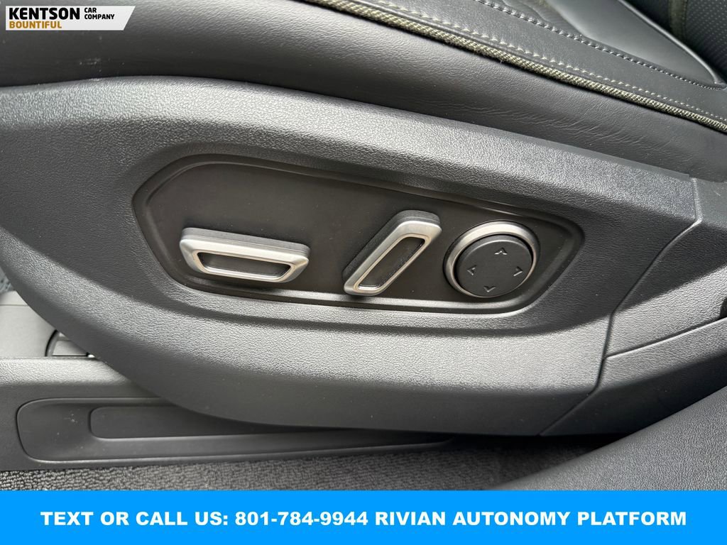 Used 2025 Rivian R1T Adventure image 30