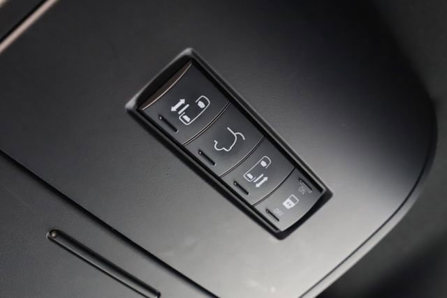 Used 2017 Dodge Grand Caravan SXT image 35