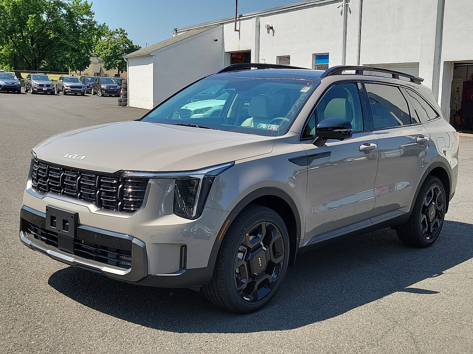 Used 2024 Kia Sorento SX image 2