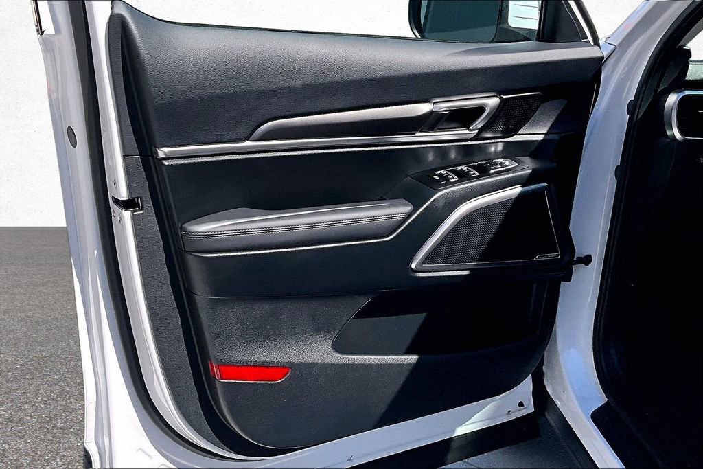 Used 2025 Kia Telluride S AWD/4WD image 19