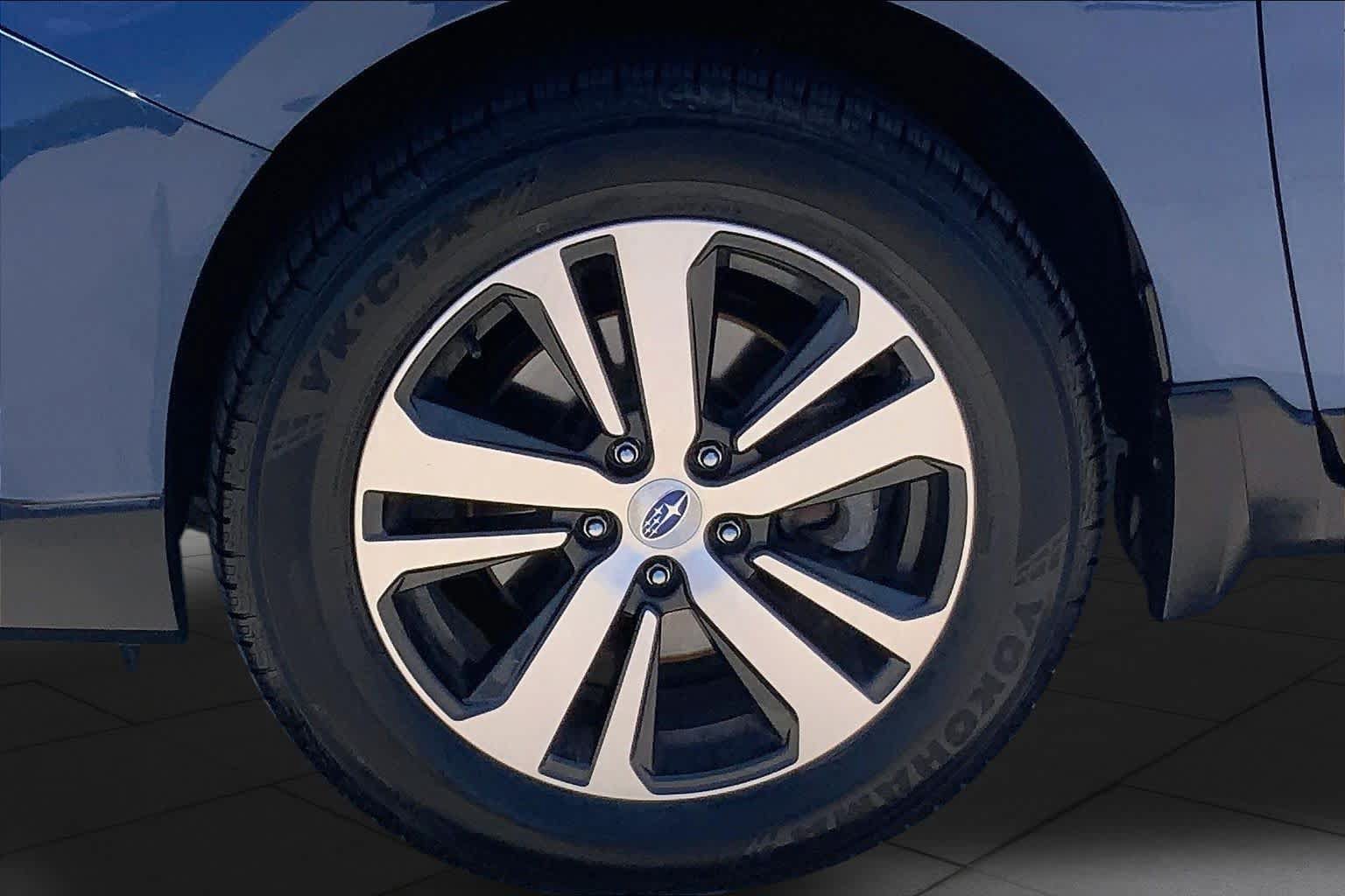 Used 2019 Subaru Outback 3.6R Limited w/ Popular Package #2 AWD/4WD image 10