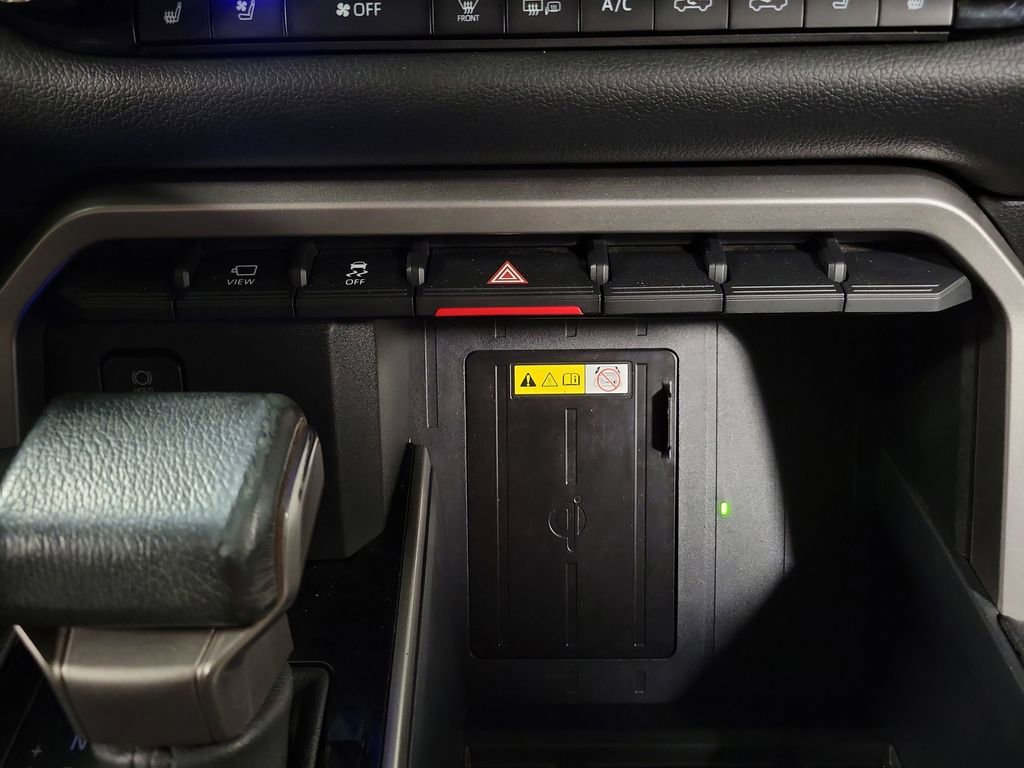 Used 2023 Toyota Tundra Limited AWD/4WD image 17