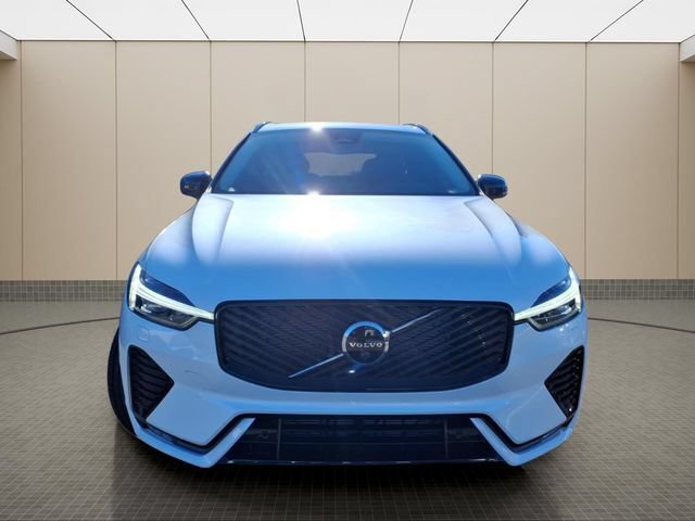 New 2026 Volvo XC60 B5 Plus w/ Protection Package Premier AWD/4WD image 4