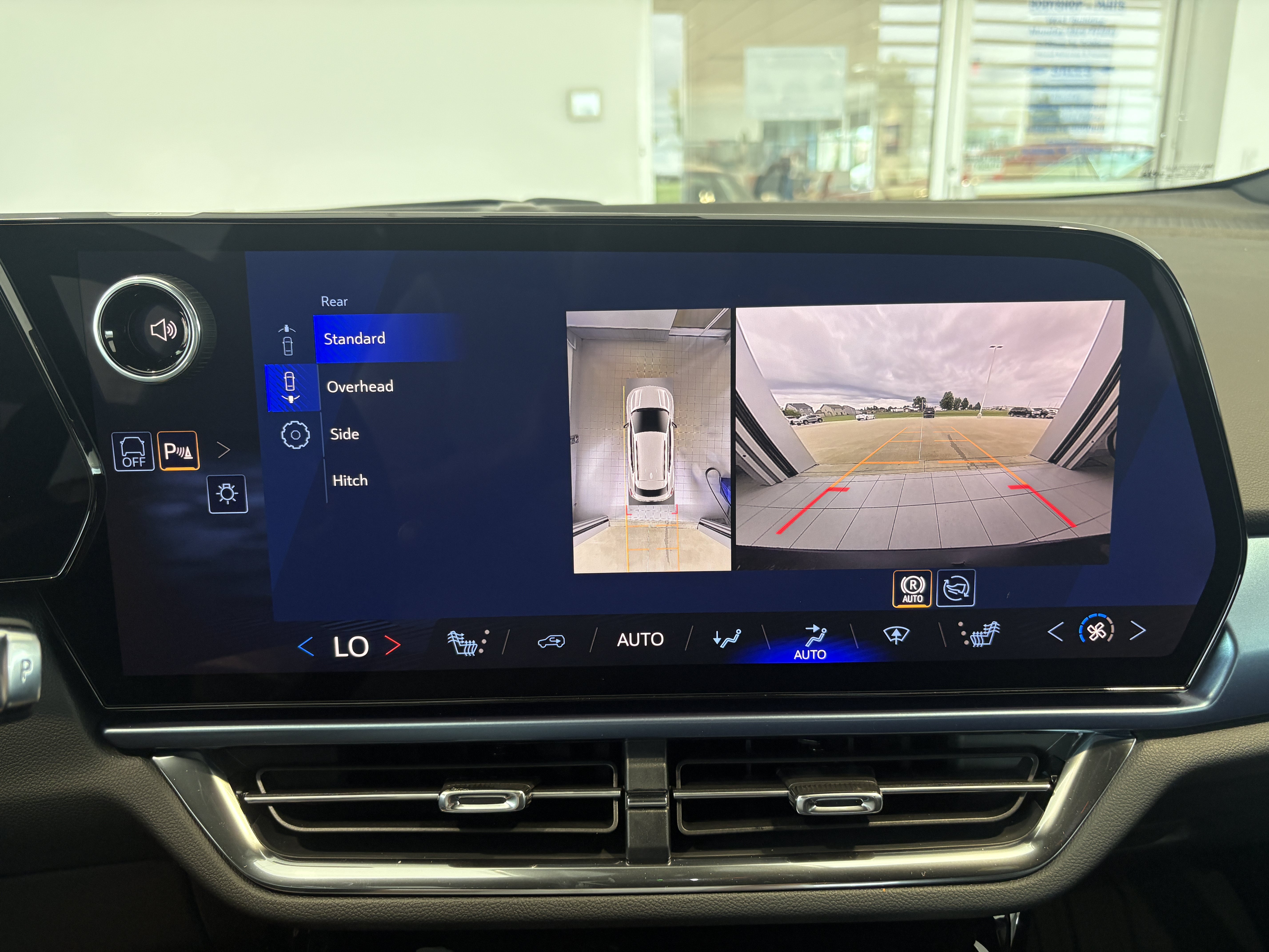 New 2026 Chevrolet Equinox EV LT w/ LPO, Blackout Package AWD/4WD image 19