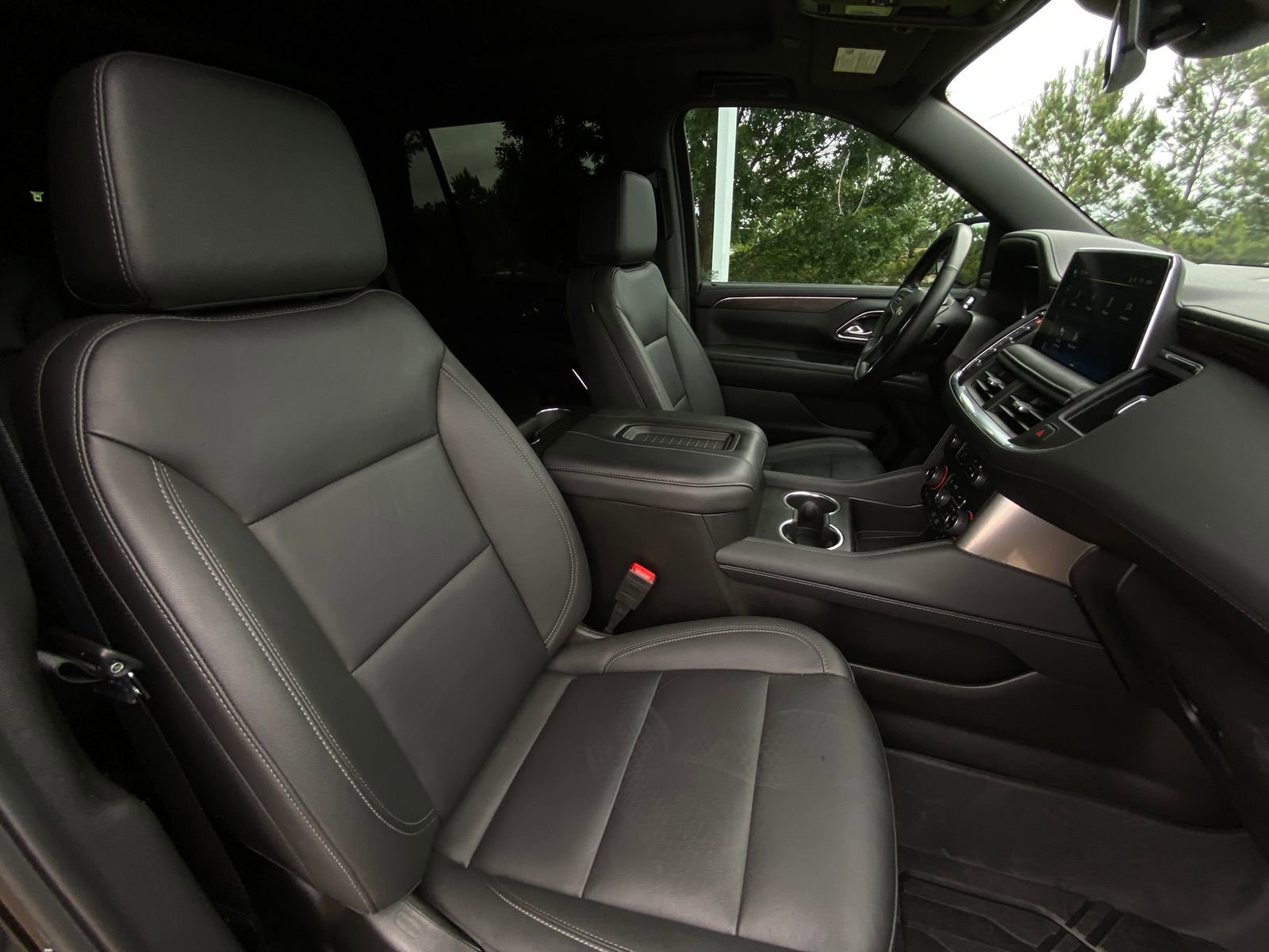 Used 2024 Chevrolet Tahoe LT w/ Luxury Package RWD image 14