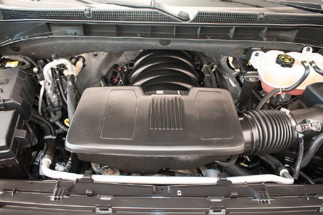 Used 2024 Cadillac Escalade Premium Luxury w/ LPO, Floor Liner Package AWD/4WD image 3