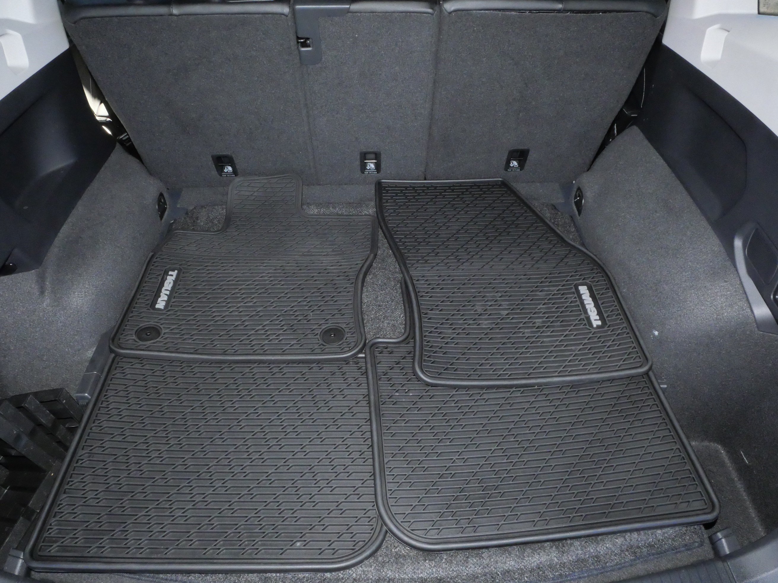 Certified 2023 Volkswagen Tiguan SE w/ Panoramic Sunroof Package AWD/4WD image 18