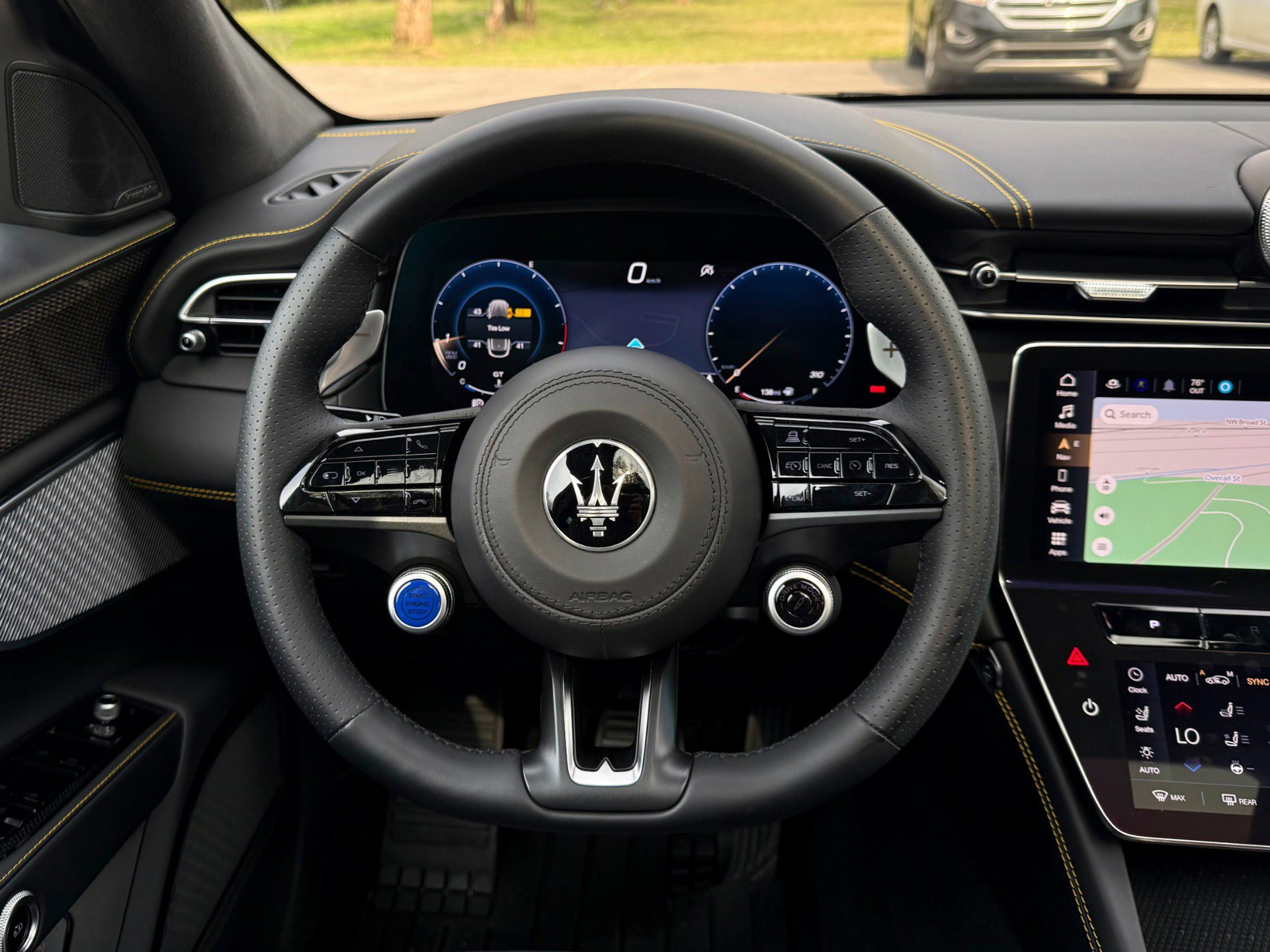 Used 2024 Maserati Grecale Trofeo image 32