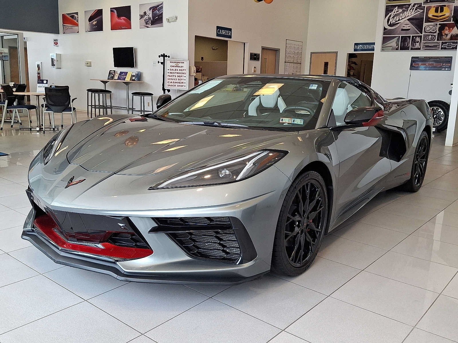 Used 2024 Chevrolet Corvette Stingray Preferred Cpe w/ Battery Protection Package RWD image 3