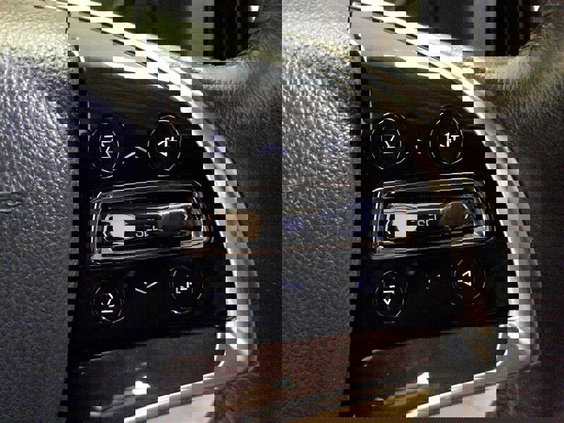 Used 2016 Cadillac Escalade Premium image 15