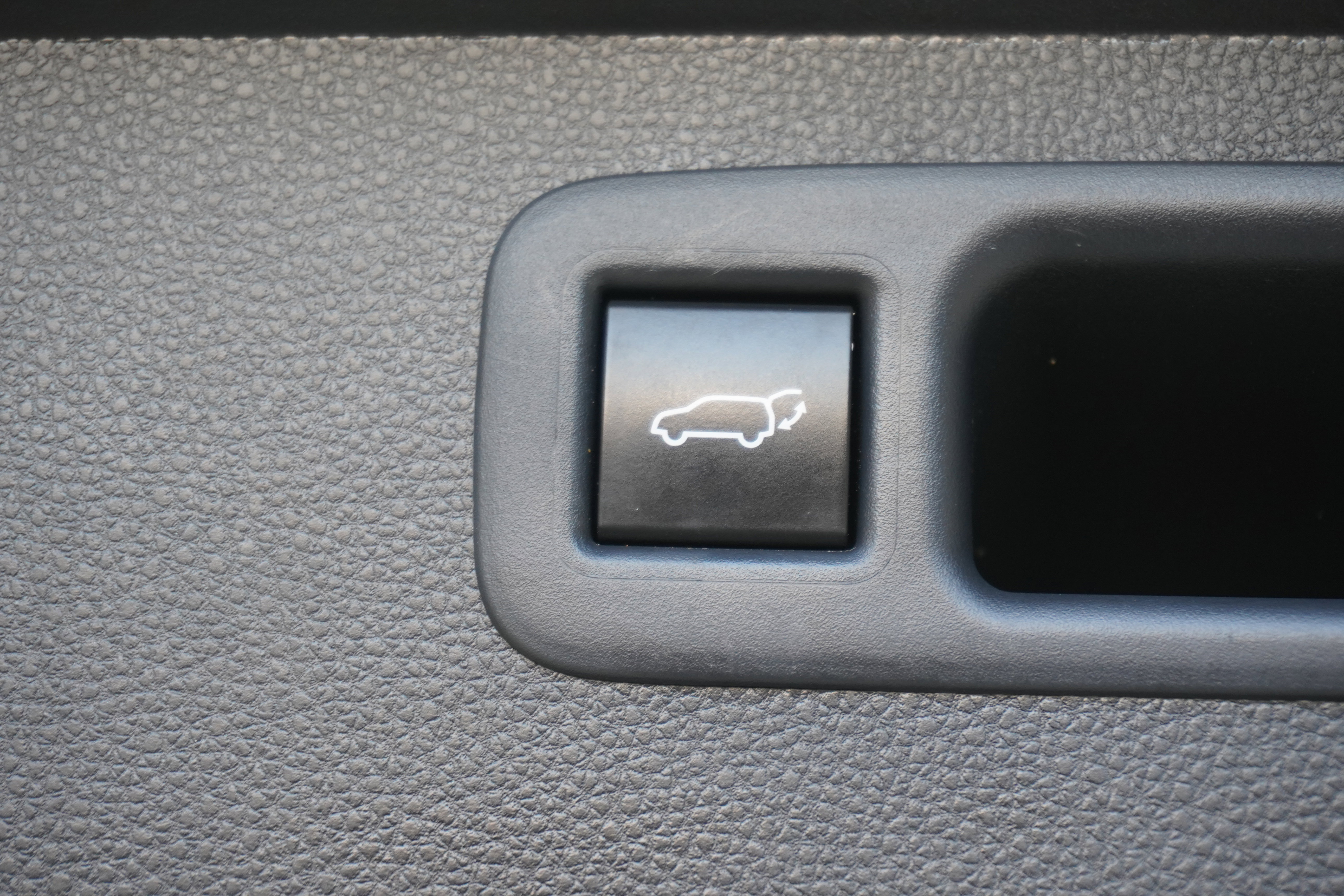 Used 2021 Toyota Highlander Limited image 32