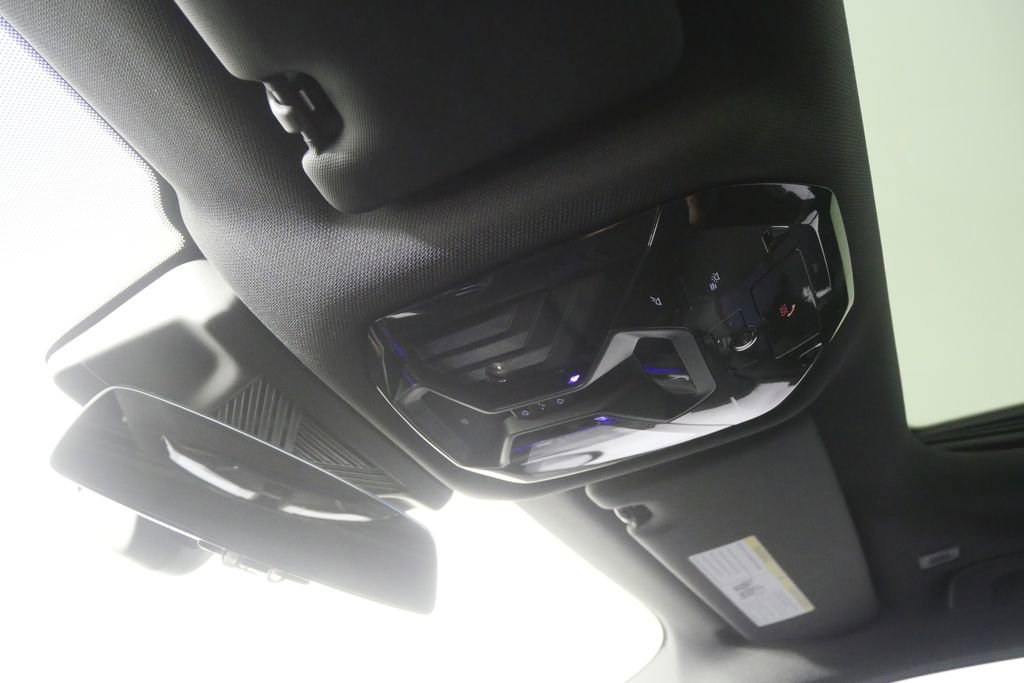 Used 2025 BMW i5 eDrive40i w/ M Sport Package image 23