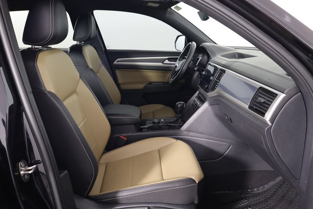 Used 2022 Volkswagen Atlas Cross Sport SE AWD/4WD image 17