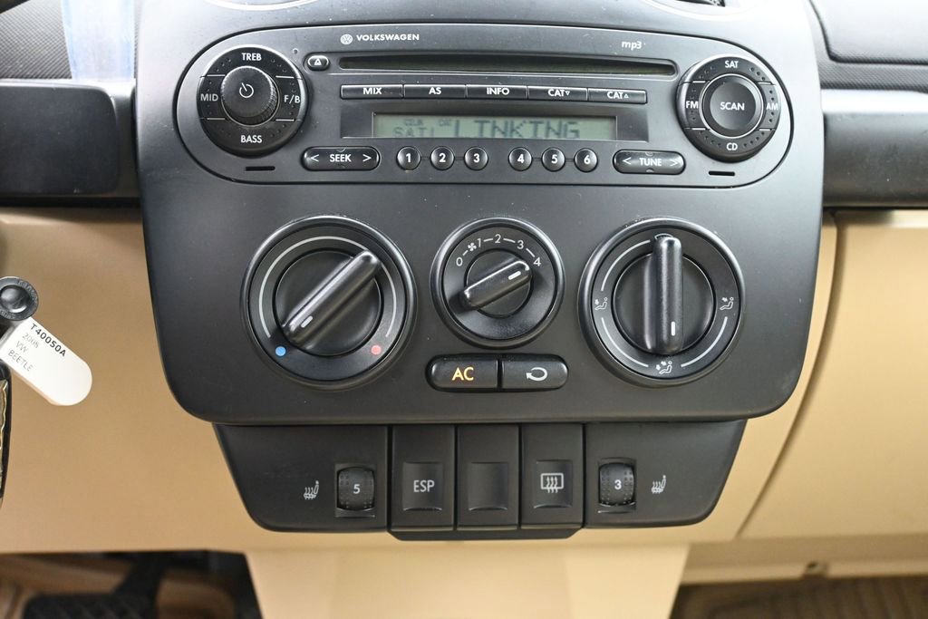 Used 2008 Volkswagen Beetle S FWD image 11