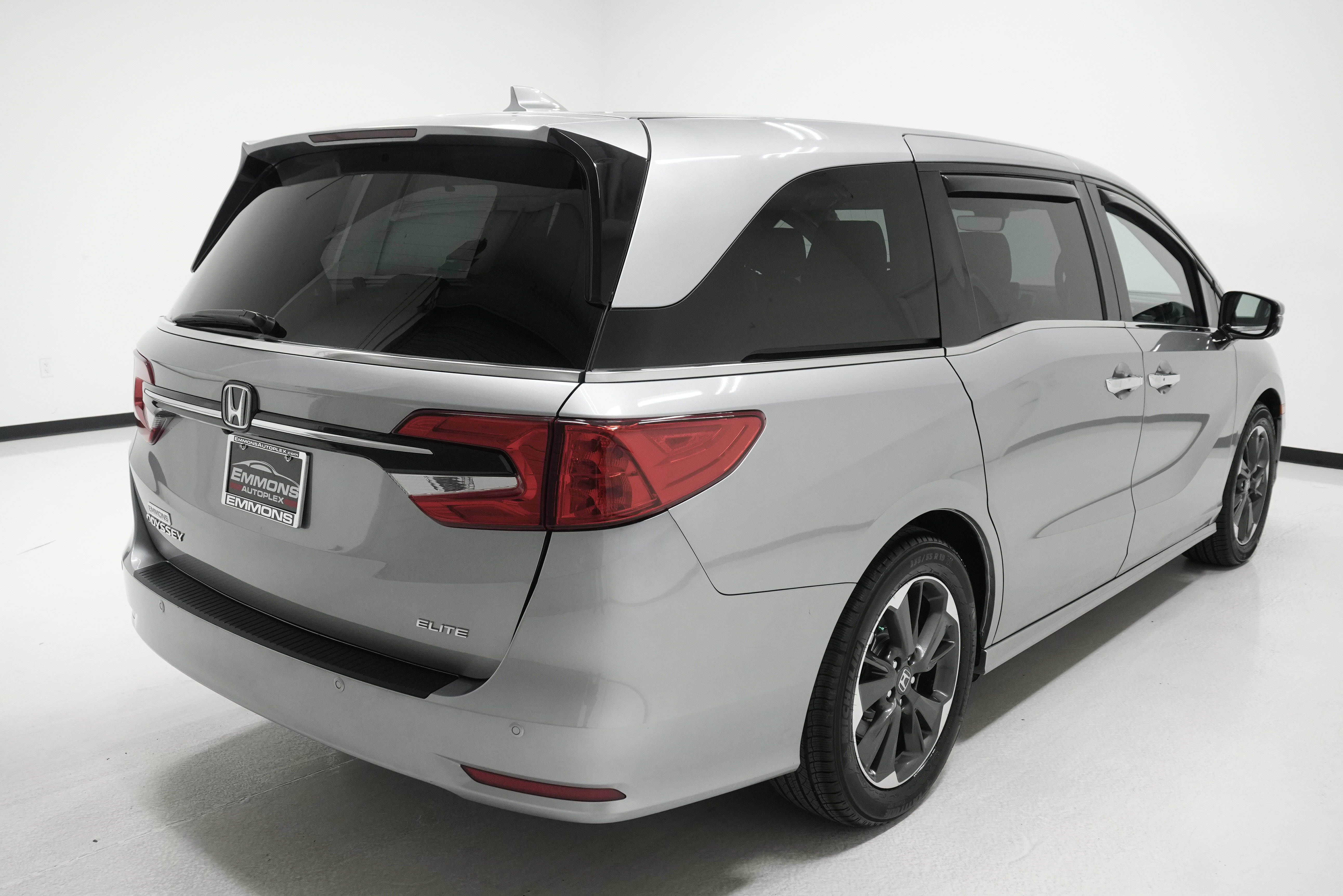 Used 2023 Honda Odyssey Elite image 4