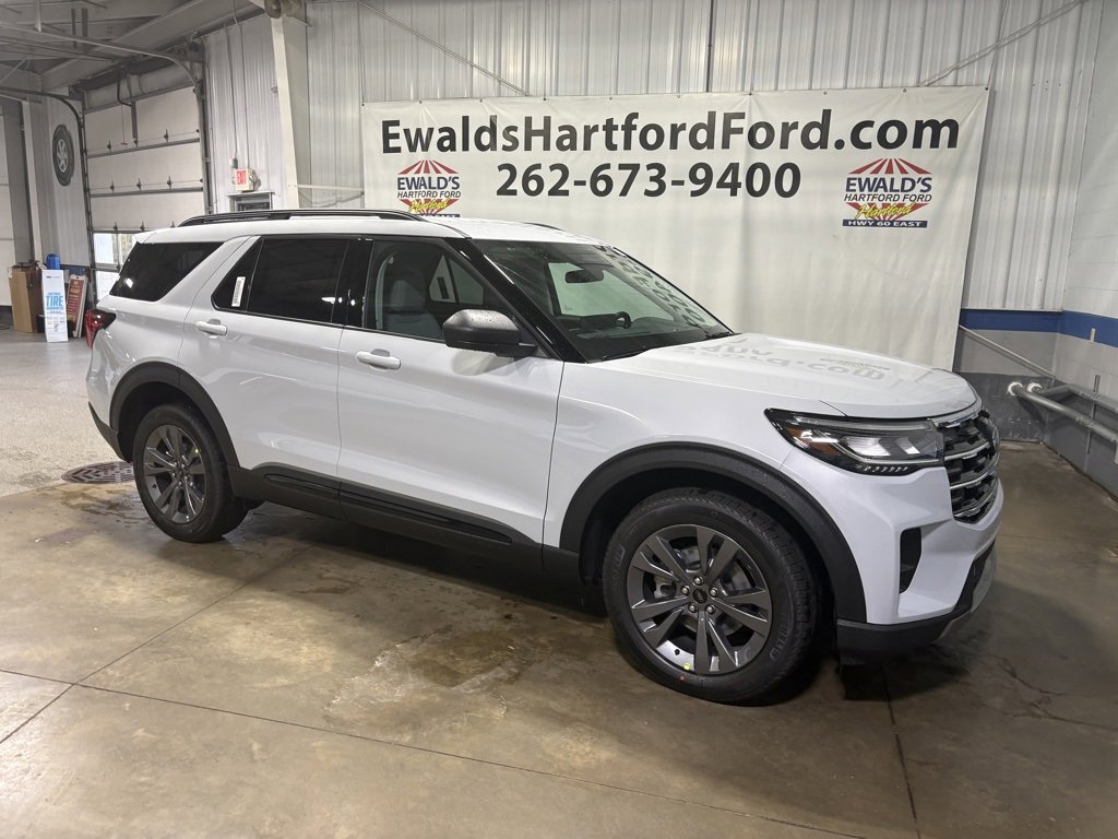New 2026 Ford Explorer Active w/ Active Comfort Package image 2