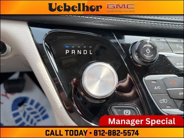 Used 2024 Chrysler Pacifica Limited FWD image 34